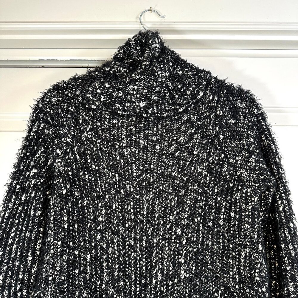 XOXO Black & White Open Drape Front Cocoon Cardigan Medium - Picture 11 of 11